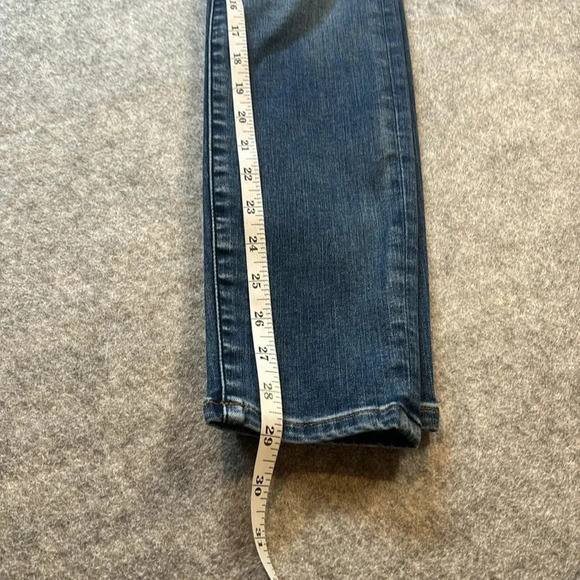 Abercrombie & Fitch, Simone High Rise Super Skinny. Size  27/4R - Picture 4 of 9